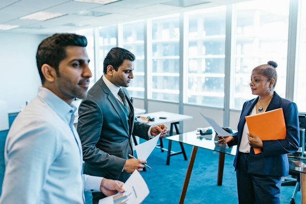 Mastering the art of blending luxury fashion with affordable finds